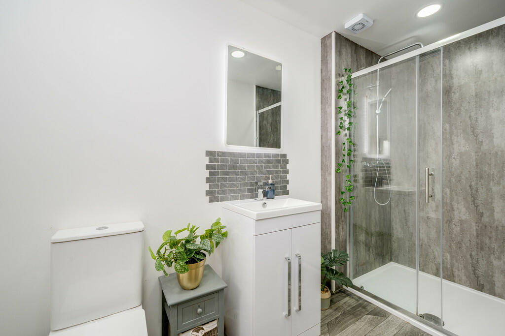 Additional property image - Farfield Avenue, Bradford