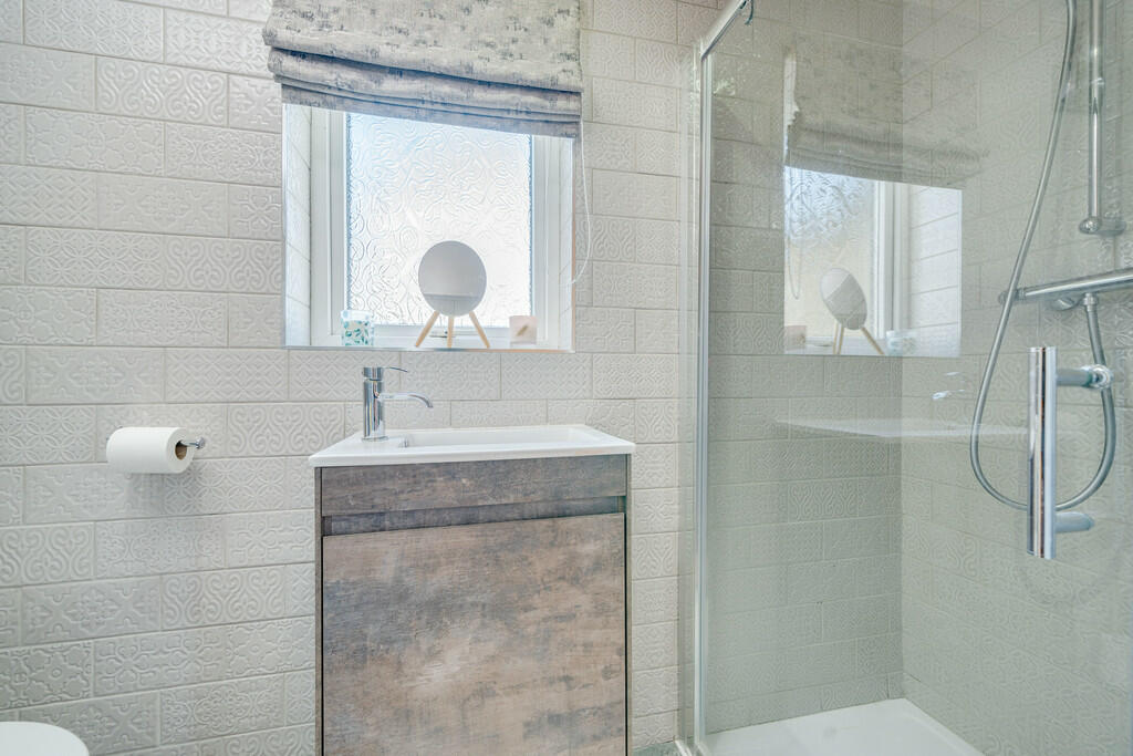 Additional property image - Oxford Road, Gomersal