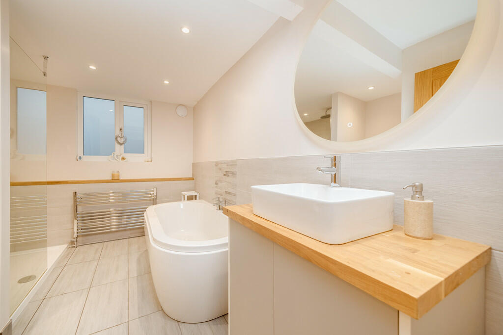 Additional property image - Ashbourne View, Cleckheaton