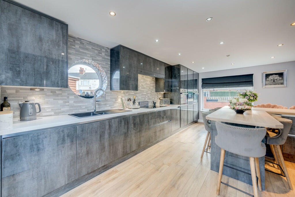 Additional property image - Birksland Moor, Birkenshaw