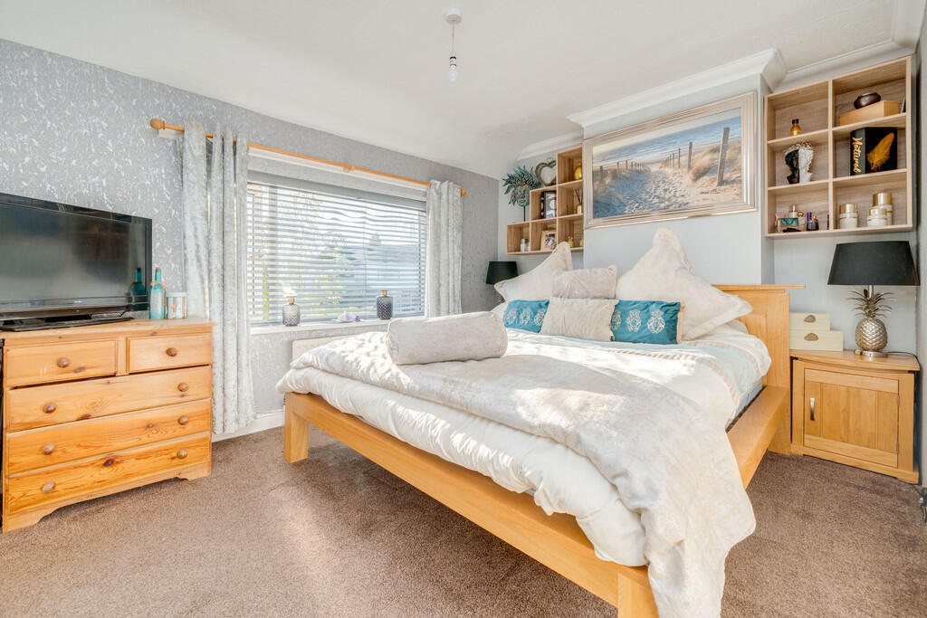 Additional property image - Birksland Moor, Birkenshaw