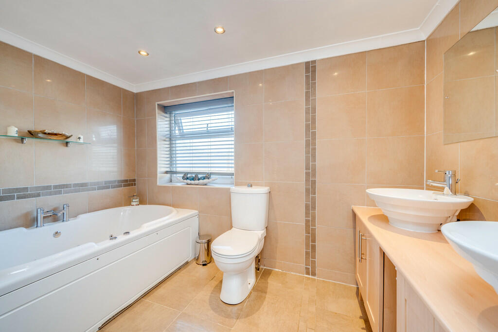 Additional property image - Birksland Moor, Birkenshaw