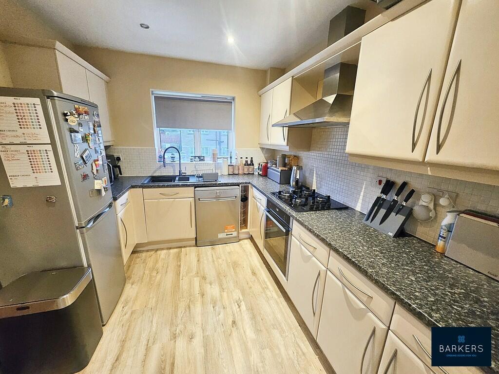 Additional property image - Bank View, Birkenshaw