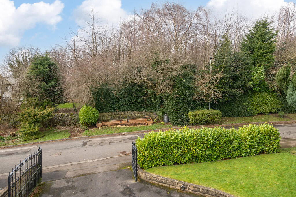Additional property image - Stoney Croft, Little Gomersal