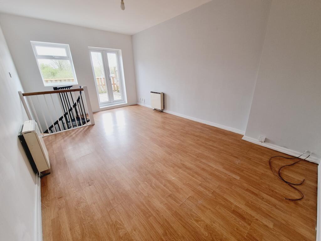 Main image of property: Emscote Road, Warwick