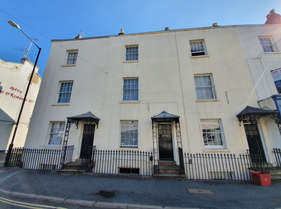 Main image of property: 33 Chandos Street, Leamington Spa