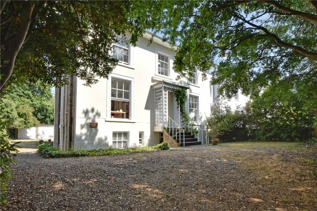 2 bedroom apartment for sale in Pond Road, Blackheath, London, SE3