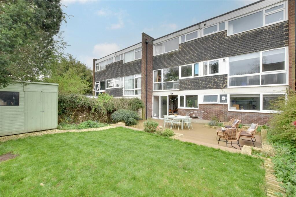 2 bedroom apartment for sale in Michaels Close, Lewisham, London, SE13