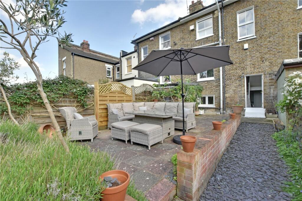 3 bedroom terraced house for sale in Red Lion Lane, Shooters Hill