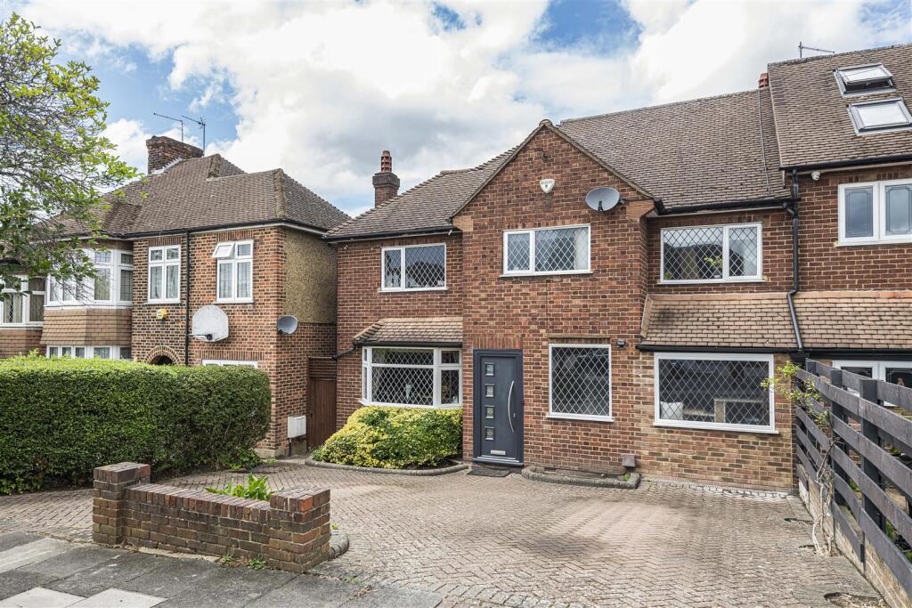 Main image of property: Cedar Rise, Southgate, N14
