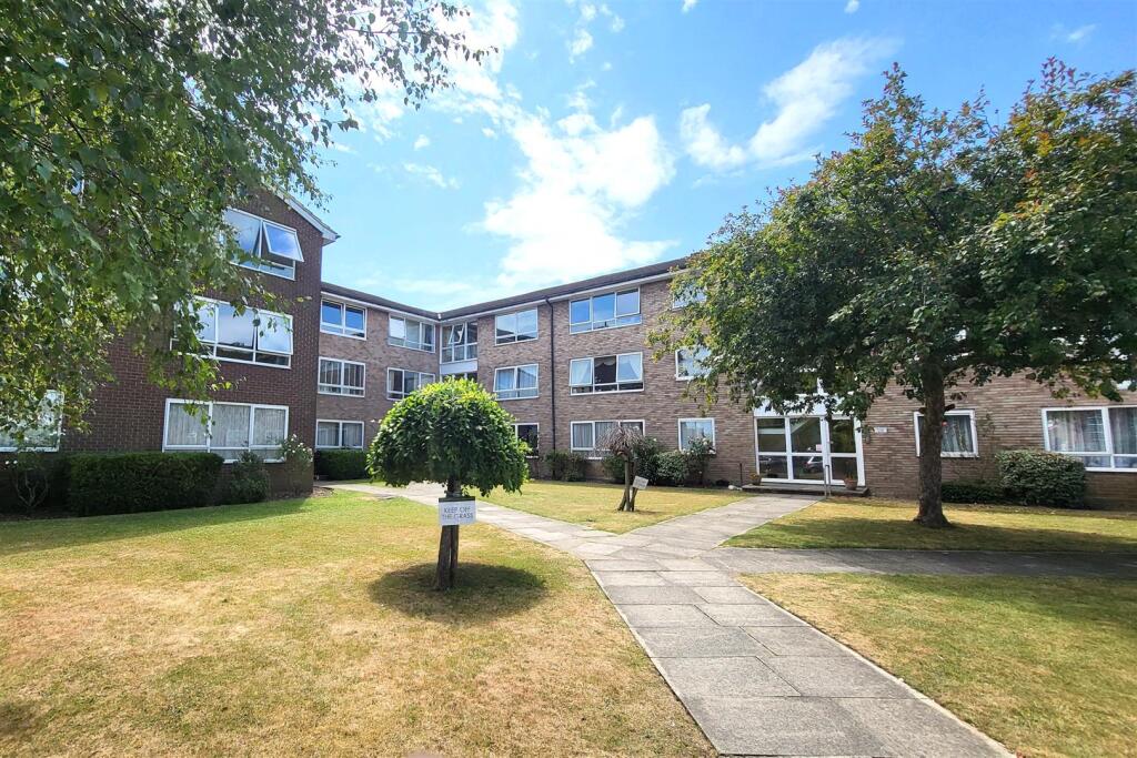 Main image of property: The Pines, Oakwood, N14