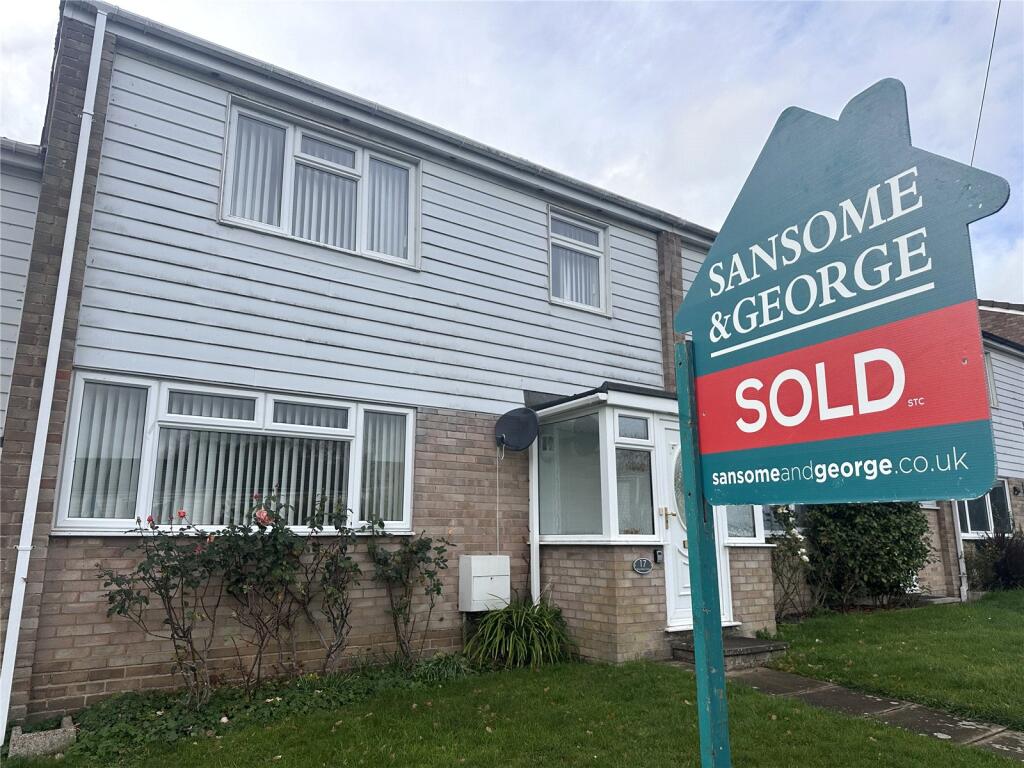 Main image of property: Reynards Close, Tadley, Hampshire, RG26