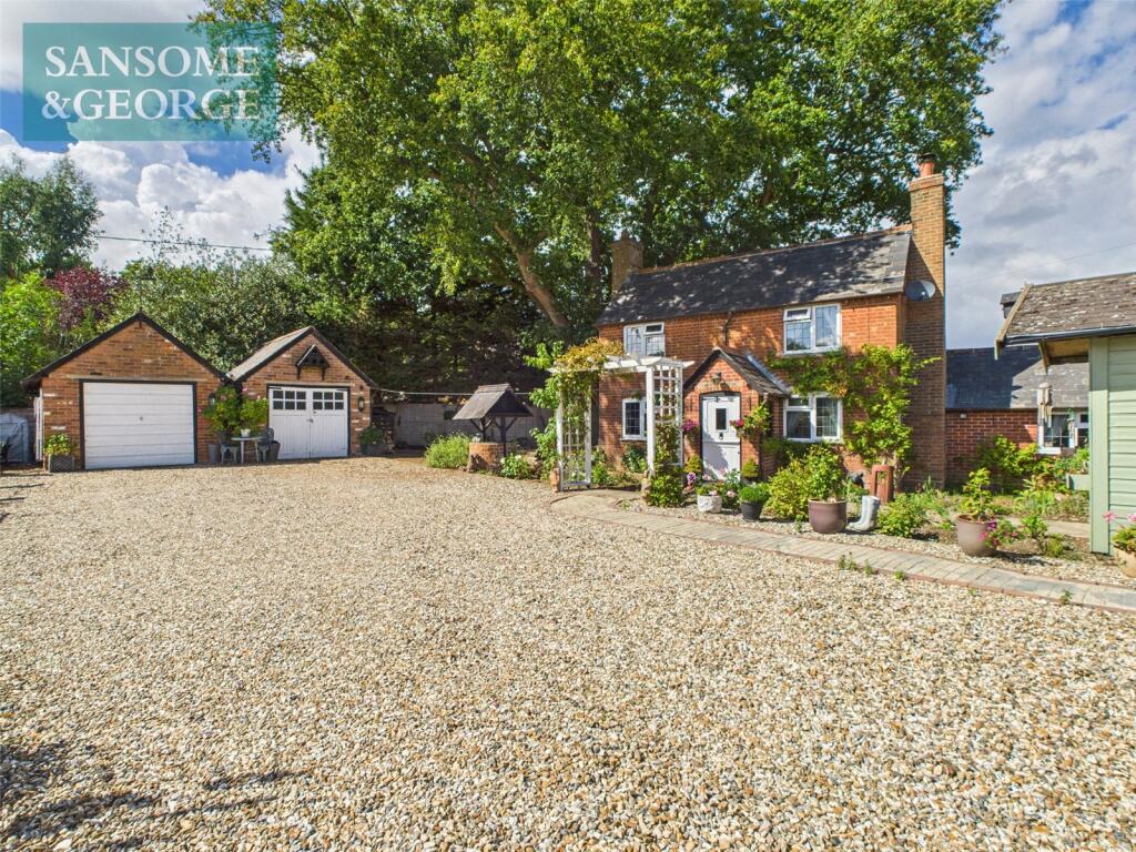 Main image of property: Aldermaston Road, Pamber Green, Tadley, Hampshire, RG26