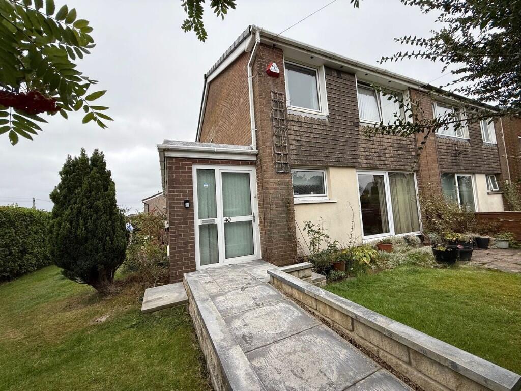 Main image of property: 40 Pavement Lane, Halifax, West Yorkshire, HX2 9JB