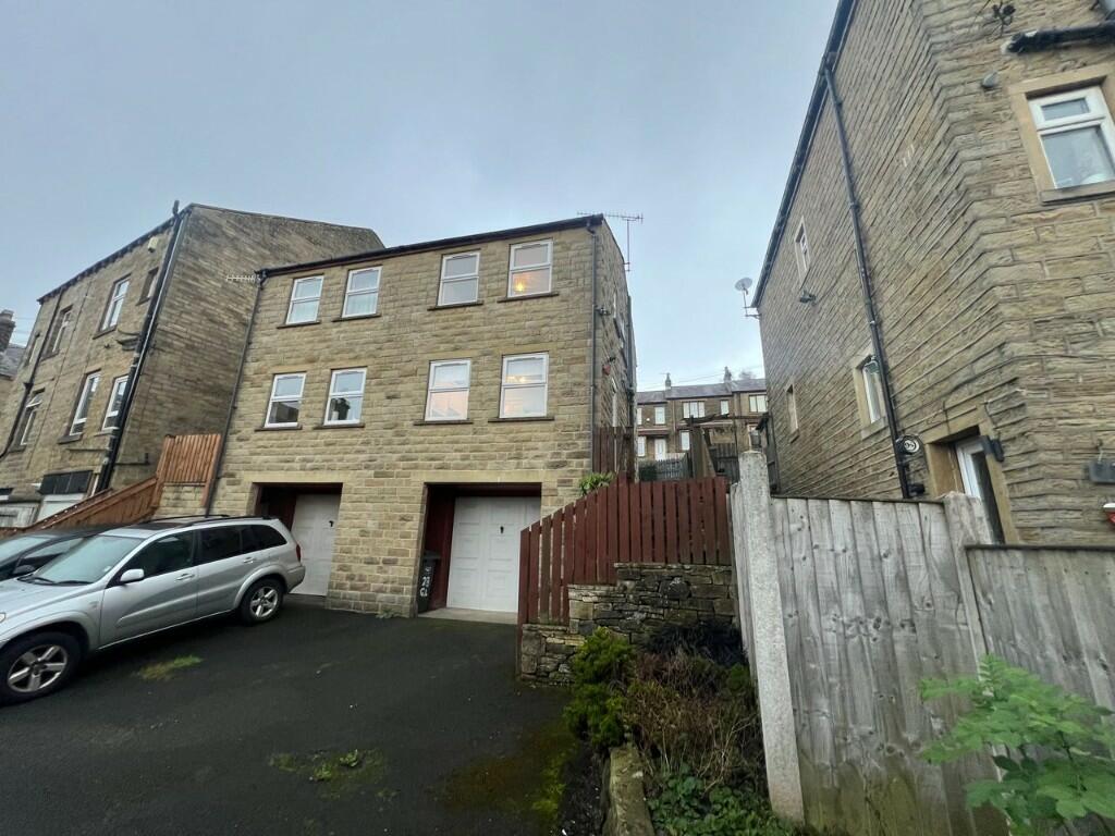 Main image of property: 28 Green Lane,Greetland,Halifax,HX4 8DB