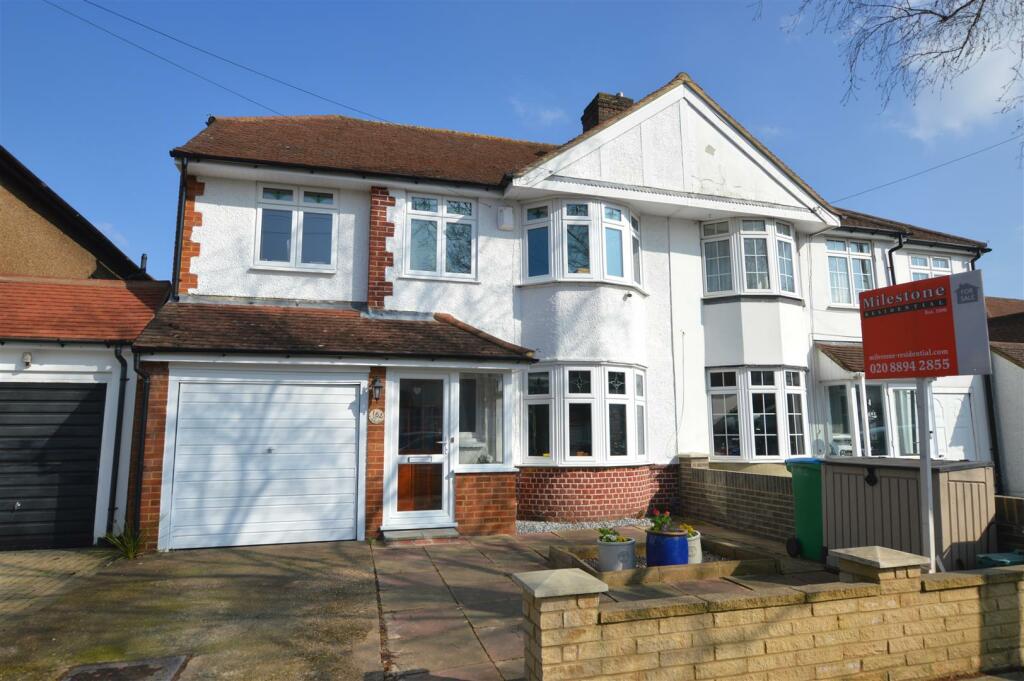 5 bedroom semidetached house for sale in Waverley Avenue, Whitton, TW2