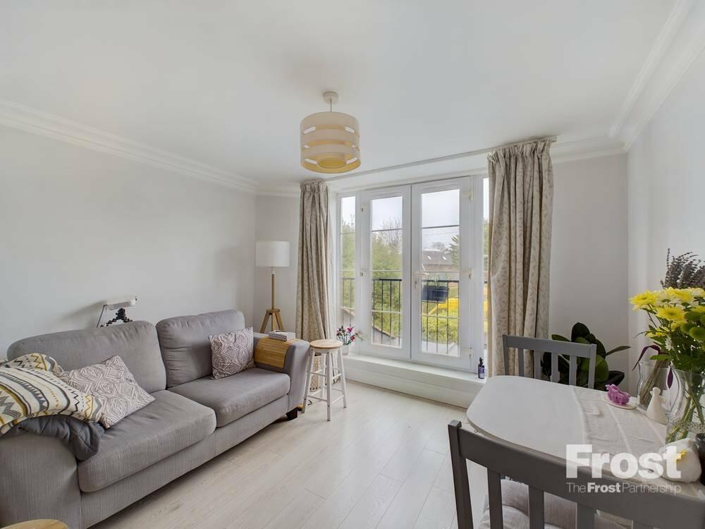 1 bedroom apartment for sale in StainesUponThames, StainesUpon