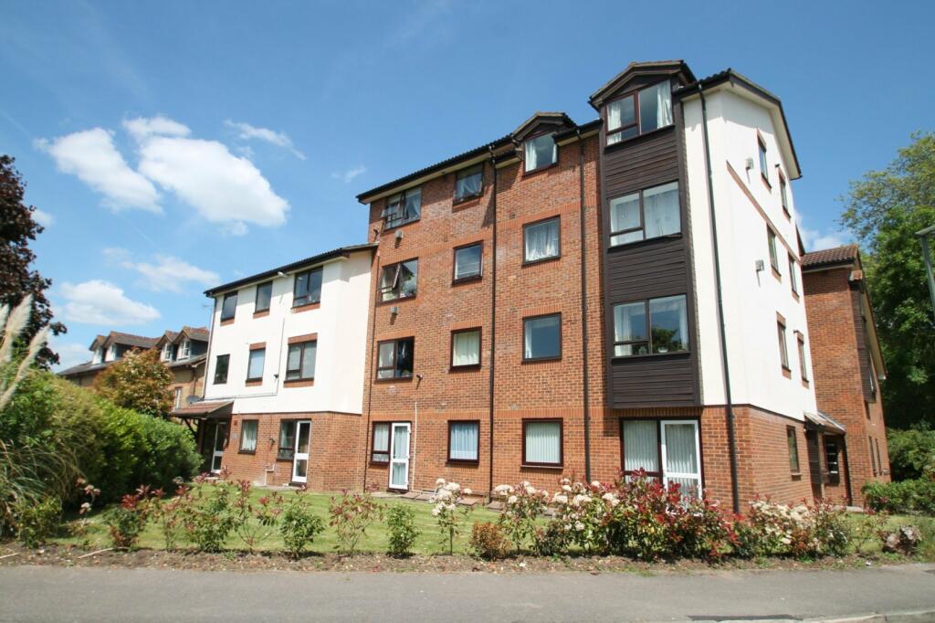1 bedroom apartment for sale in Gresham Road, StainesuponThames