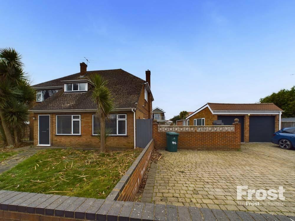 4 bedroom detached house for sale in Hithermoor Road, Stanwell Moor