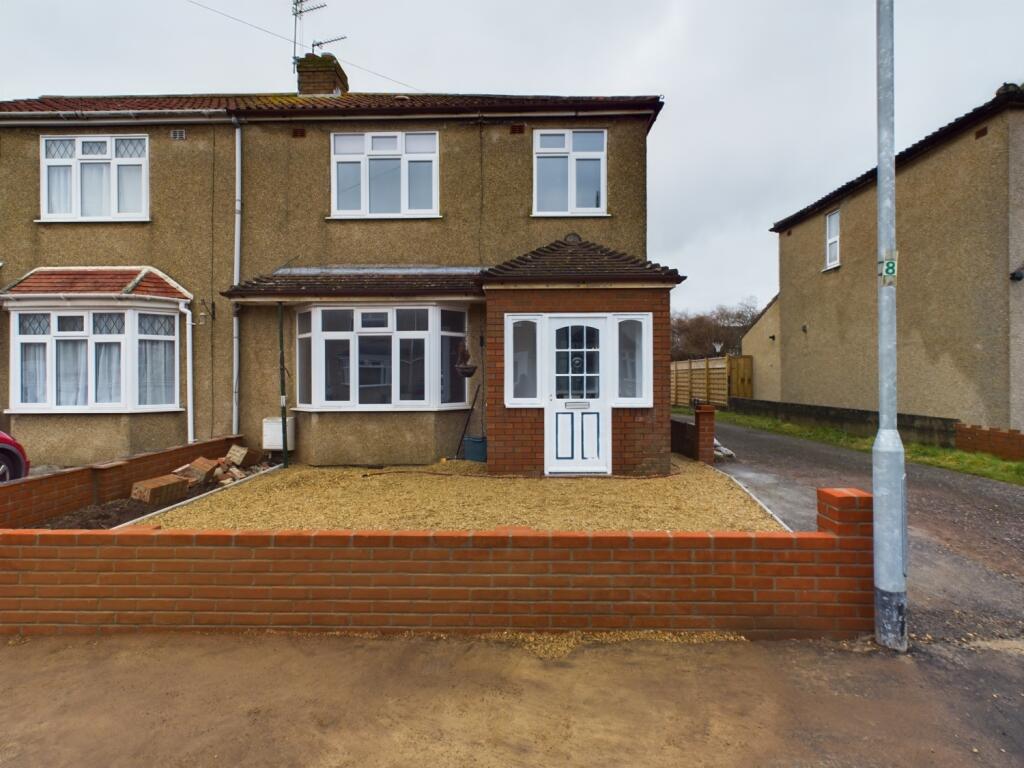 3 bedroom end of terrace house for sale in Jubilee Crescent