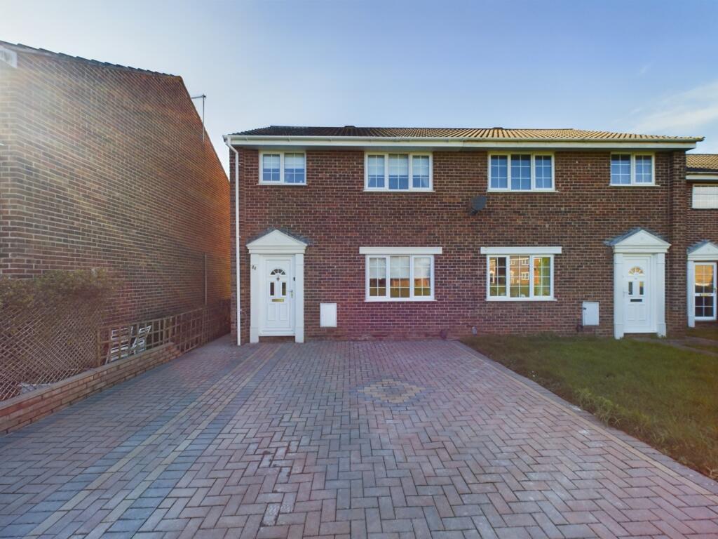 3 bedroom semidetached house for sale in Brockworth, Yate, Bristol