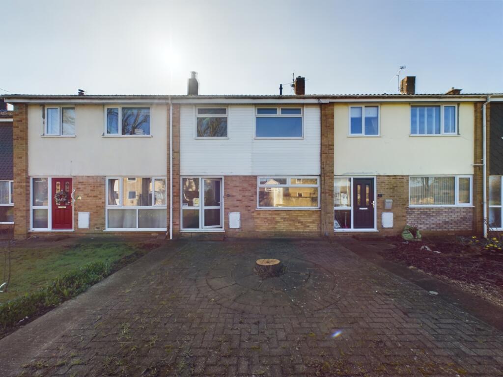3 bedroom terraced house for sale in Deerhurst, Yate, Bristol, BS37 , BS37