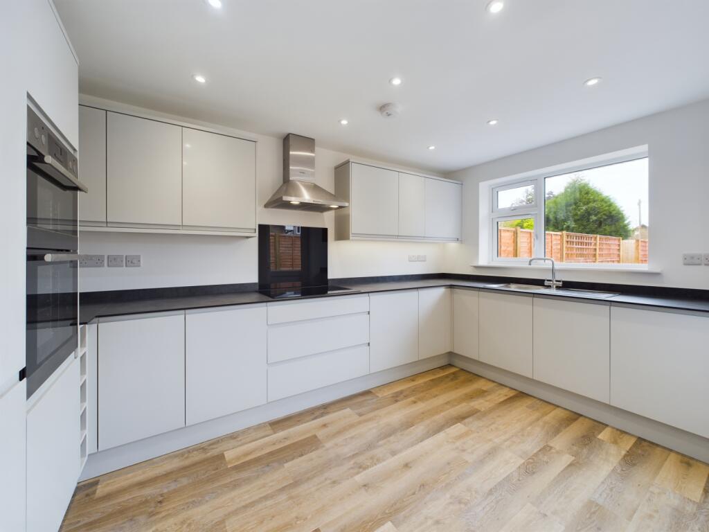 Additional property image - 4 Bell Road, Coalpit Heath, Bristol