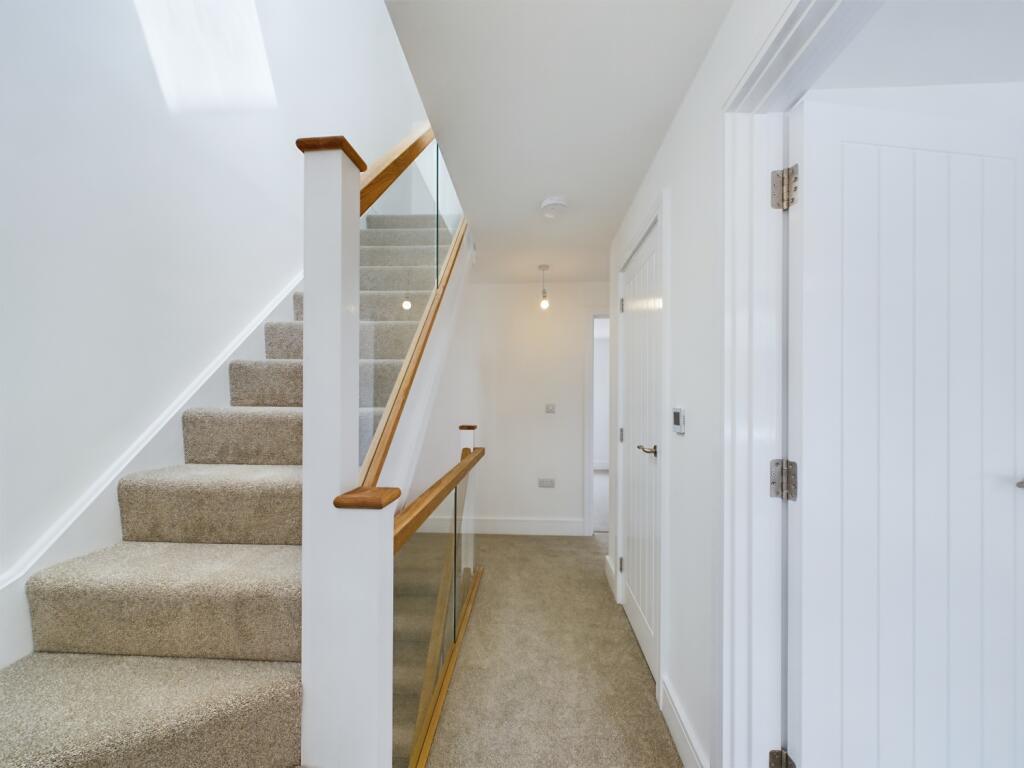 Additional property image - 4 Bell Road, Coalpit Heath, Bristol
