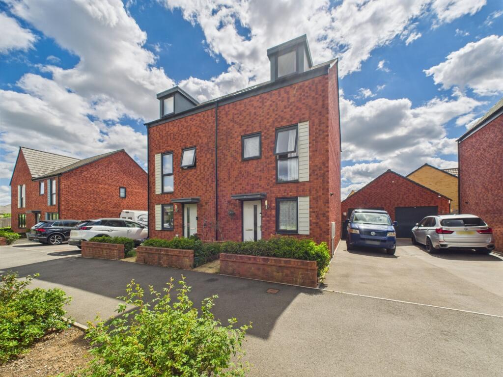 Main image of property: Leechpool Way, Yate, Bristol, BS37