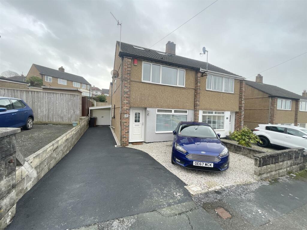 4 bedroom semidetached house for sale in Dolphin Square, Plymstock