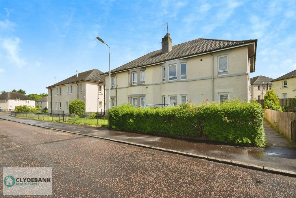 2 bedroom flat for sale in Brucehill Road, Dumbarton, G82