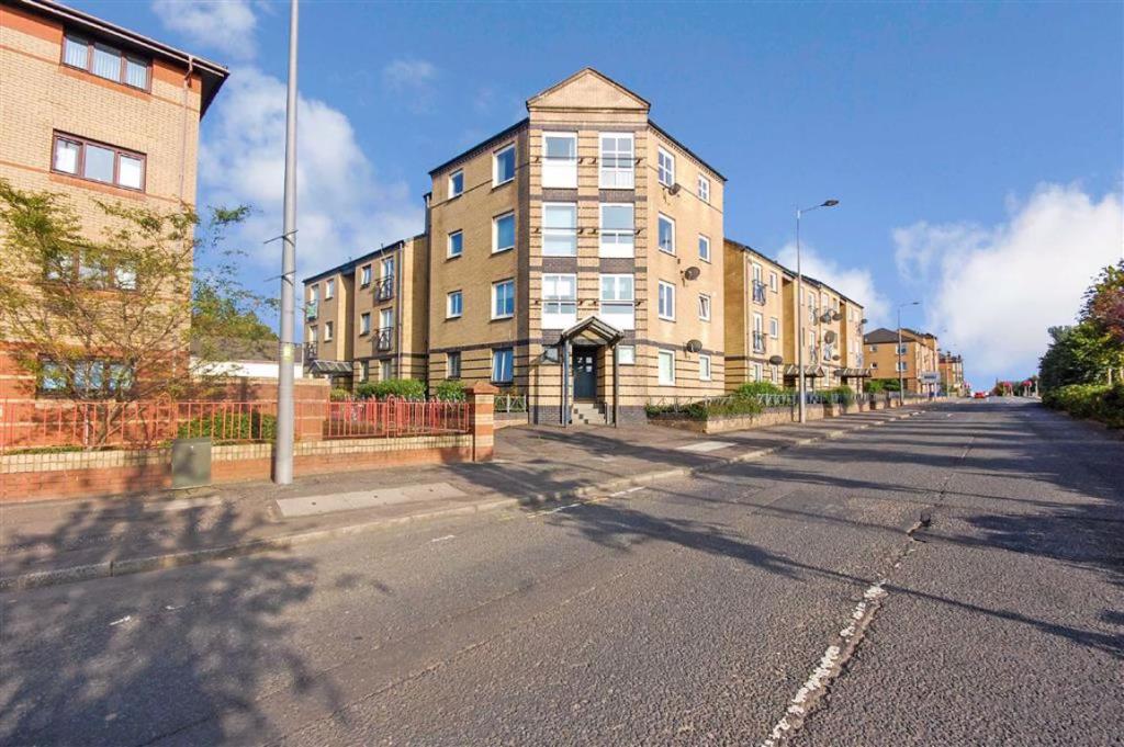 2 bedroom flat for sale in 111 Glasgow Road, Clydebank, Dunbartonshire, G81