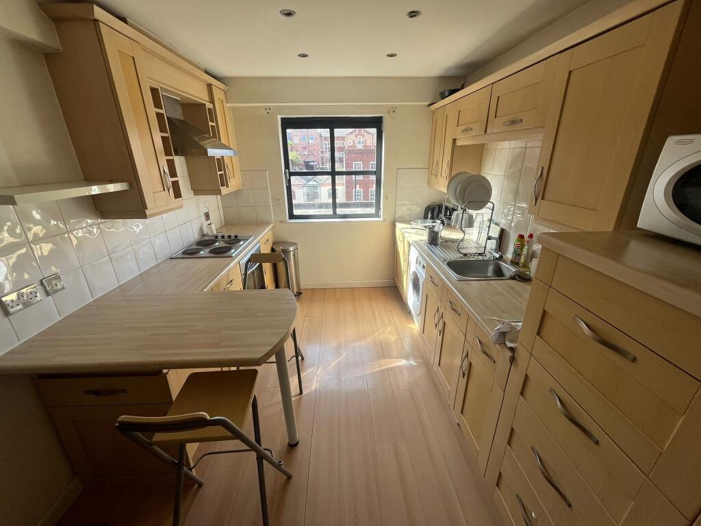 Main image of property: Maxim 28