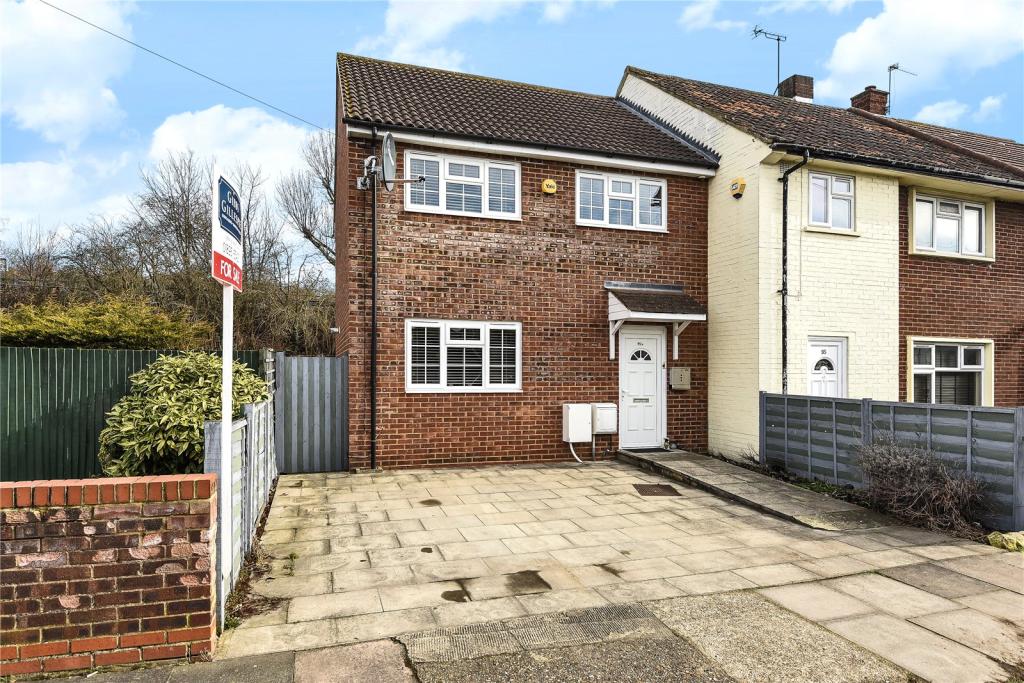 3 bedroom end of terrace house for sale in Great Central Avenue, South