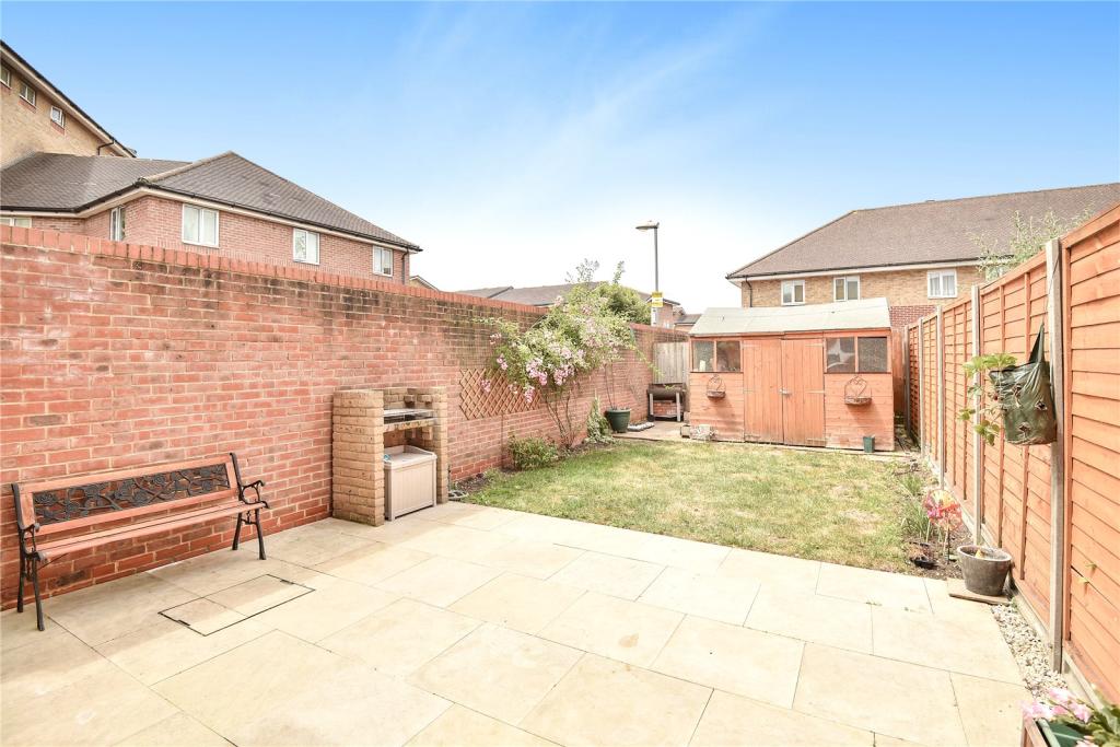 3 bedroom end of terrace house for sale in Carmichael Close, Ruislip