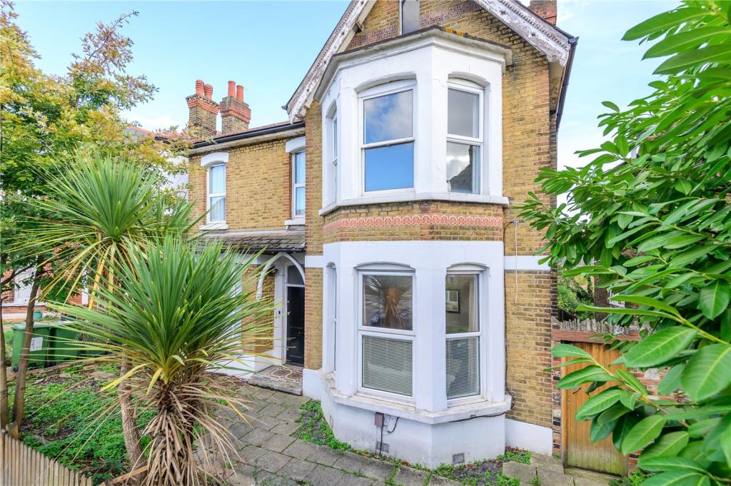 2 bedroom flat for sale in Mayow Road, London, SE26