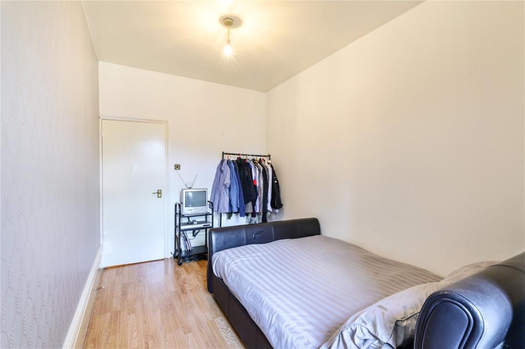 2 bedroom flat for sale in Mayow Road, London, SE26