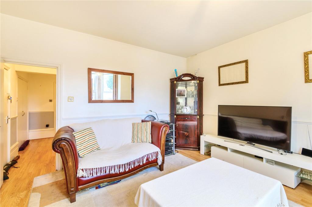 2 bedroom flat for sale in Mayow Road, London, SE26