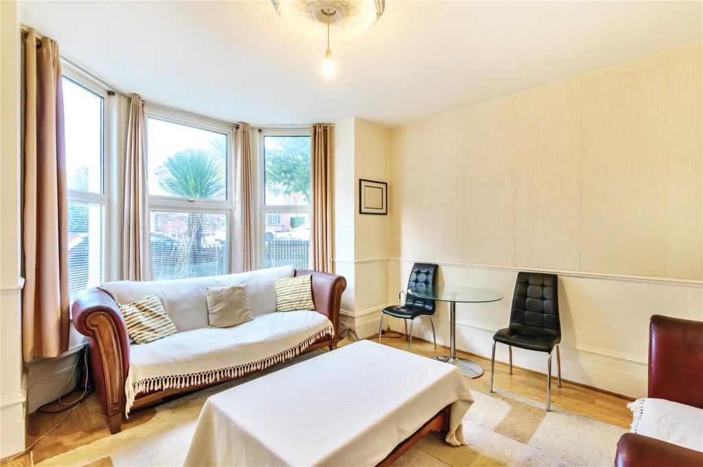 2 bedroom flat for sale in Mayow Road, London, SE26