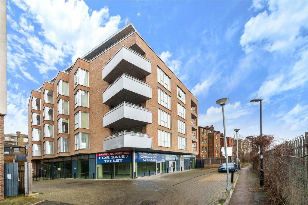 2 bedroom flat for sale in Clyde Terrace, Lewisham, London, SE23