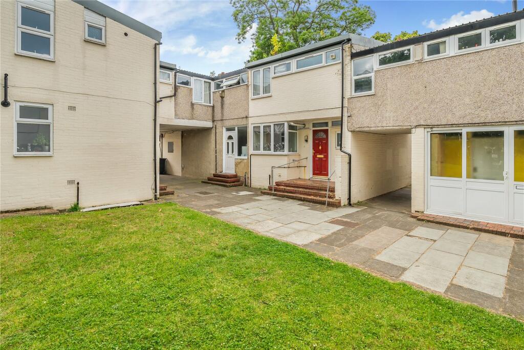 3 bedroom terraced house for sale in Shifford Path, Perry Vale, London