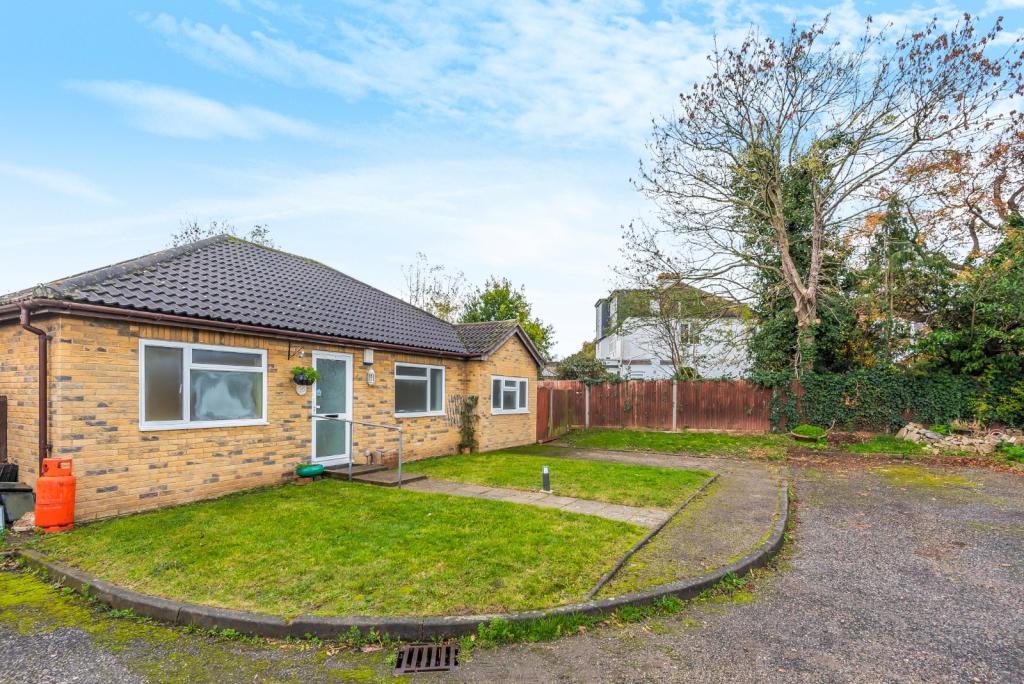 4 bedroom bungalow for sale in Broseley Grove, Sydenham, London, SE26