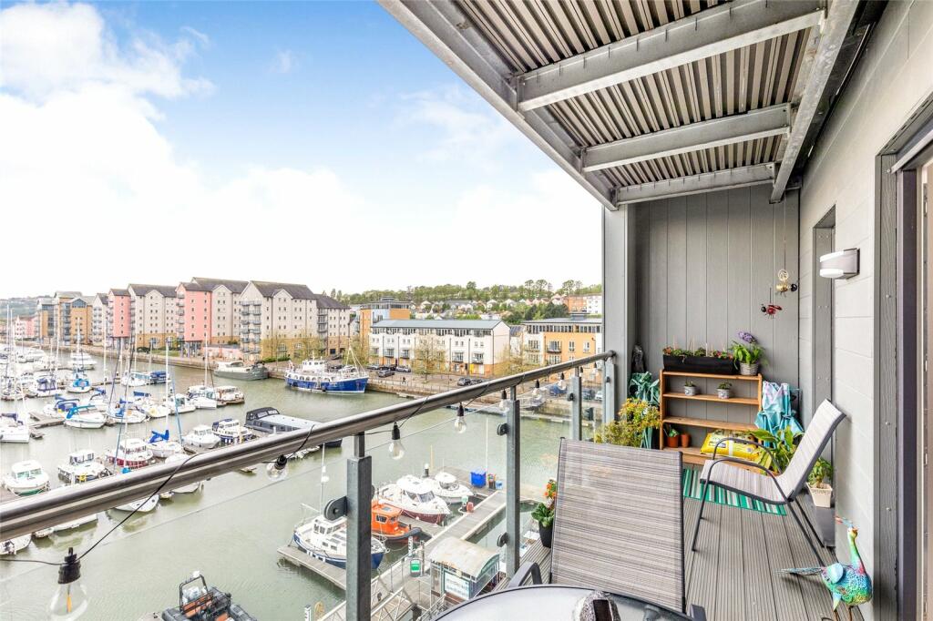 2 bedroom flat for sale in Newfoundland Way, Portishead, Bristol