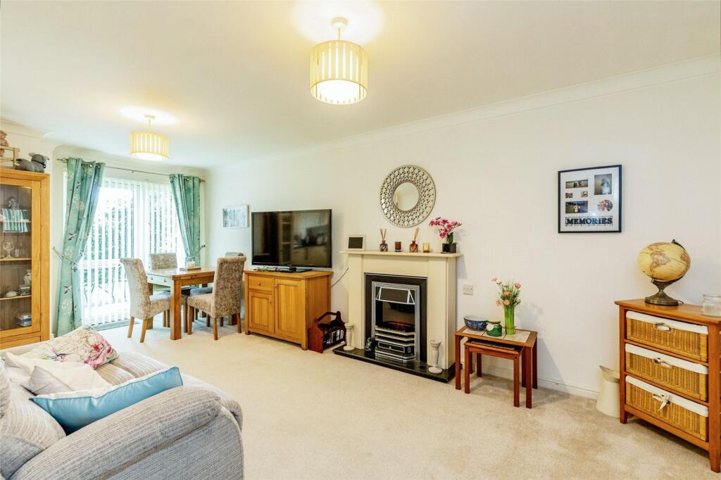 1 bedroom flat for sale in Harbour Road, Portishead, Bristol, Somerset
