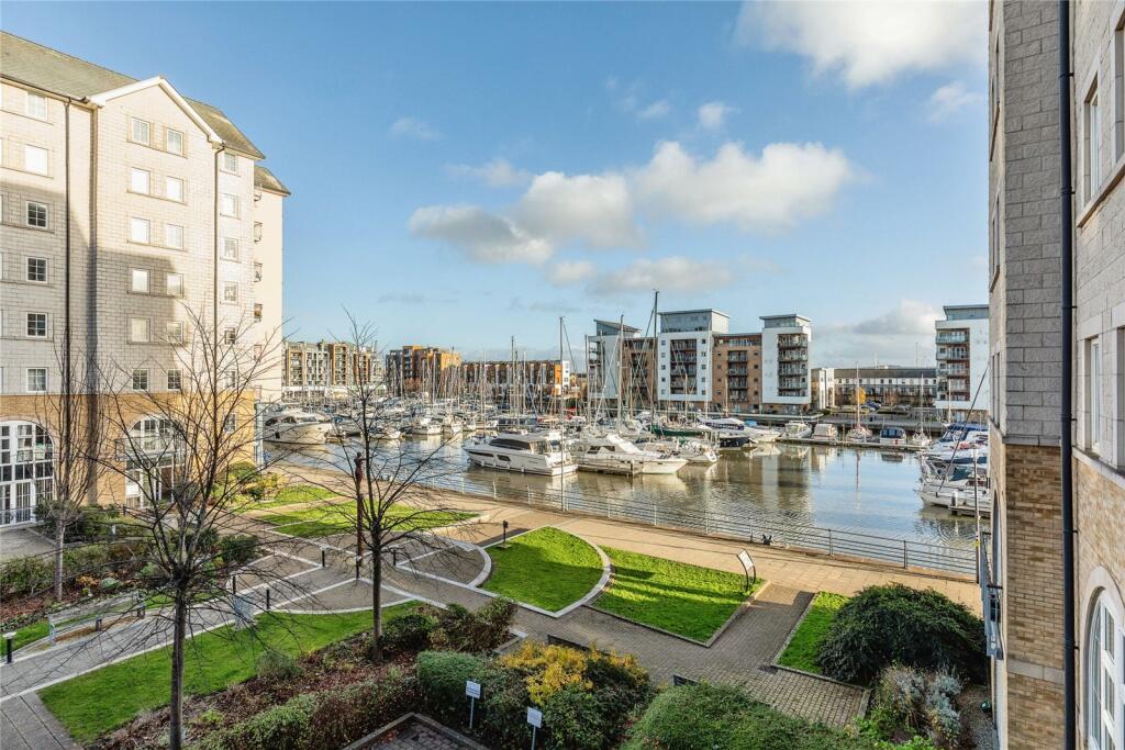 2 bedroom flat for sale in Lower Burlington Road, Portishead, Bristol