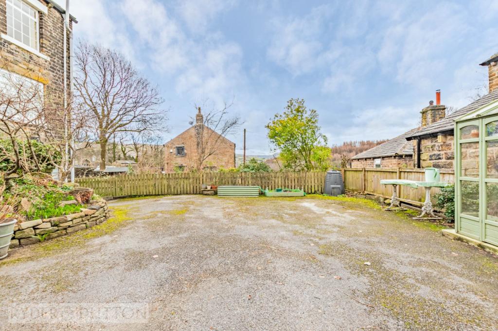 6 bedroom detached house for sale in Church Fields, Dobcross