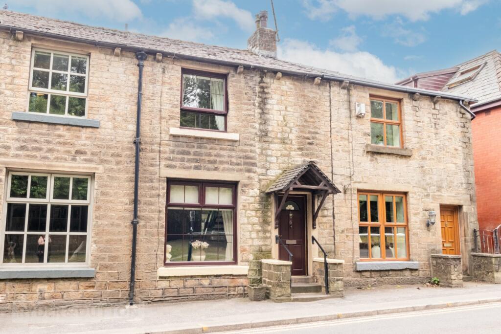 2 bedroom terraced house for sale in High Street, Uppermill