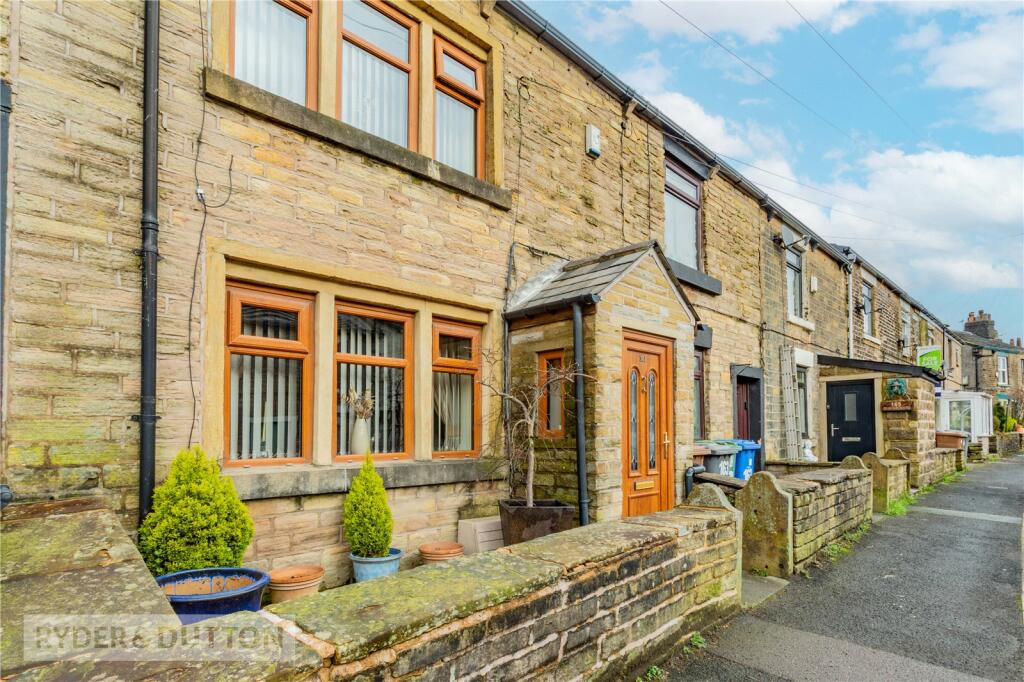 2 bedroom terraced house for sale in Stockport Road, Mossley, OL5