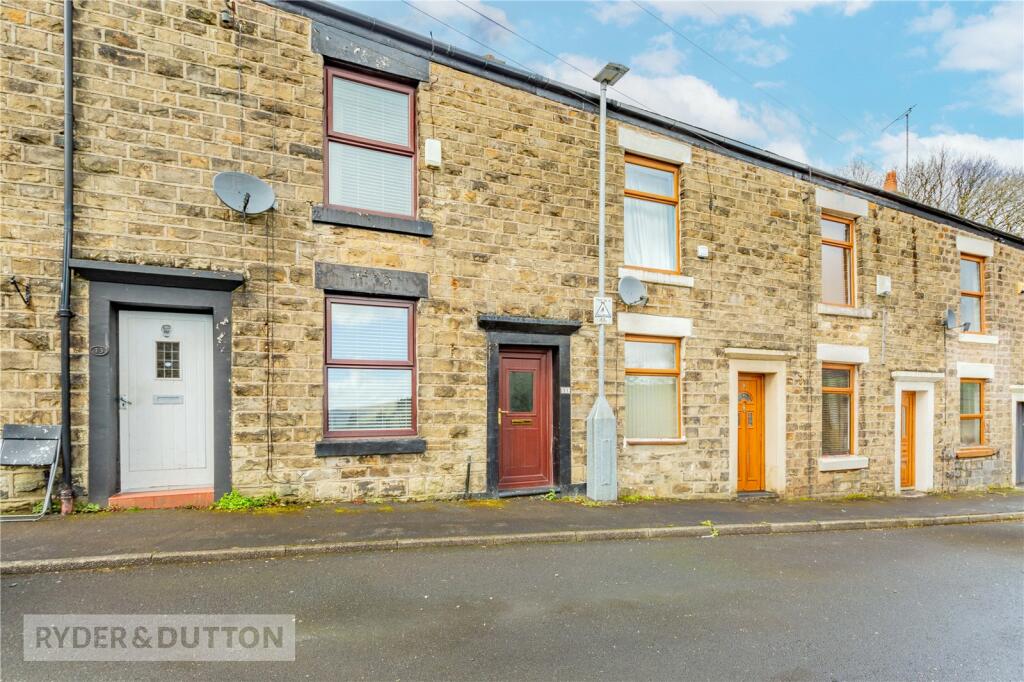 2 bedroom terraced house for sale in Round Hey, Mossley, OL5