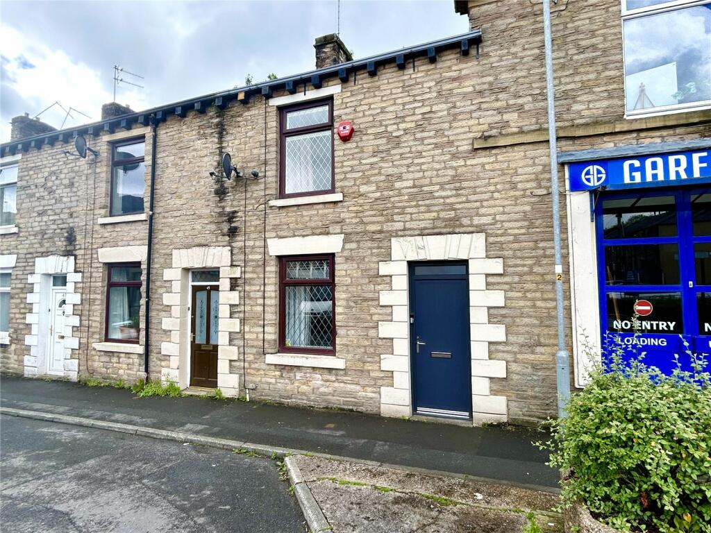 2 bedroom terraced house for sale in CoOperative Street, Springhead